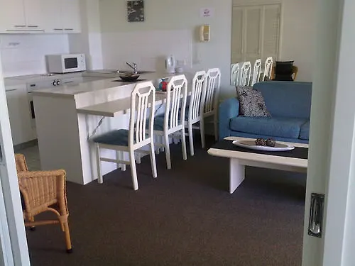 Emerald Sands Holiday Apartments Surfers Paradise Australia
