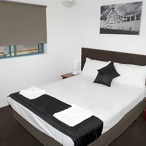 Karana Palms *** Surfers Paradise